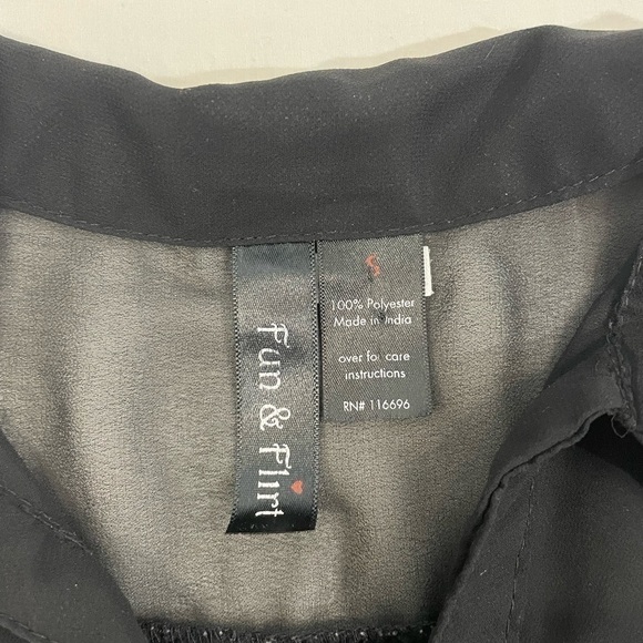 Sleeveless Blouse - Picture 5 of 6
